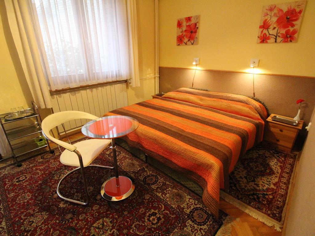 Budavar Bed And Breakfast Budapest Ngoại thất bức ảnh