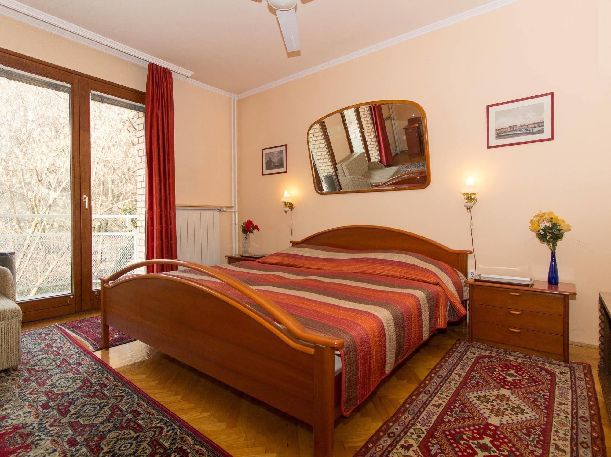 Budavar Bed And Breakfast Budapest Ngoại thất bức ảnh